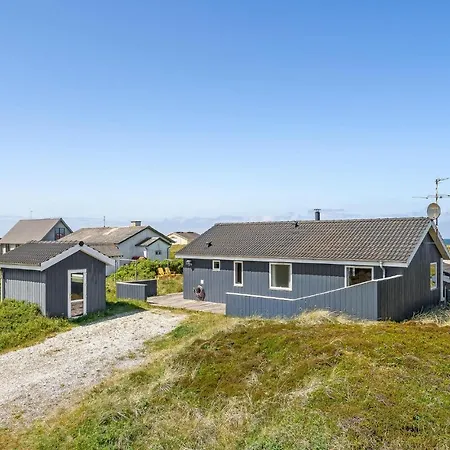 Amazing In Frstrup With 4 Bedrooms, Sauna And Wifi Lild Strand