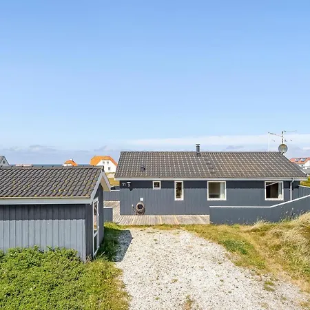 Amazing In Frstrup With 4 Bedrooms, Sauna And Wifi Lild Strand